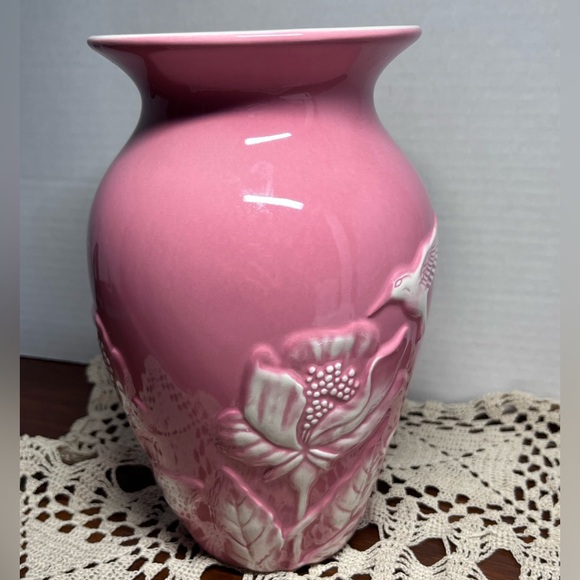 Teleflora Pink Ceramic Vase with White Rose & Hummingbird Relief – 9” Tall - Picture 10 of 12